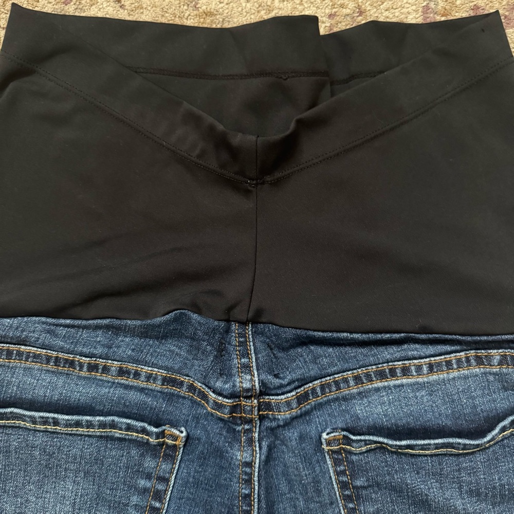 Just Black Denim Maternity Shorts - Picture 3 of 7